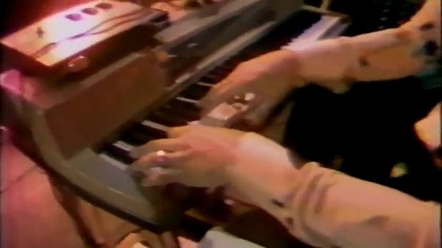 ELO - 10538 Overture Do Ya Live In London Stereo Remaster смотреть онлайн