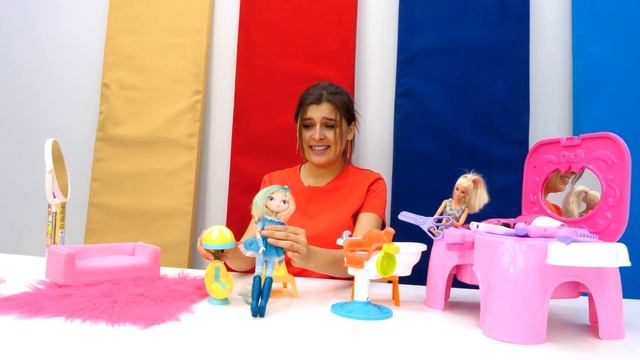 Барби хочет стать мамой. Видео игры для девочек в куклы Барби | ToyClub шоу смотреть онлайн