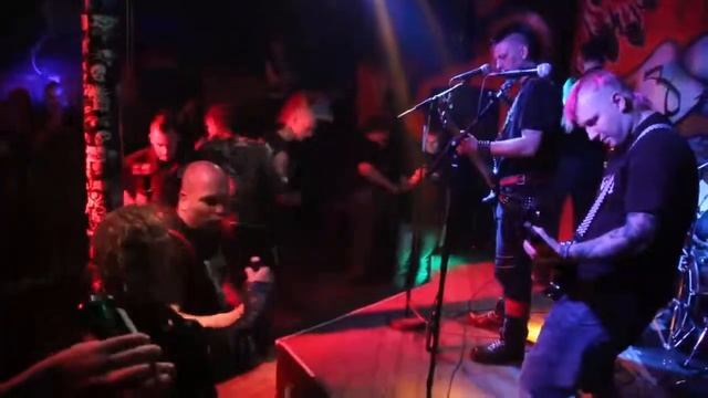 20 Jahre Punkroiber - Exkrement Beton - SK Cover In der Kneipe zu trockenen Kehle AJZ-Erfurt смотреть онлайн
