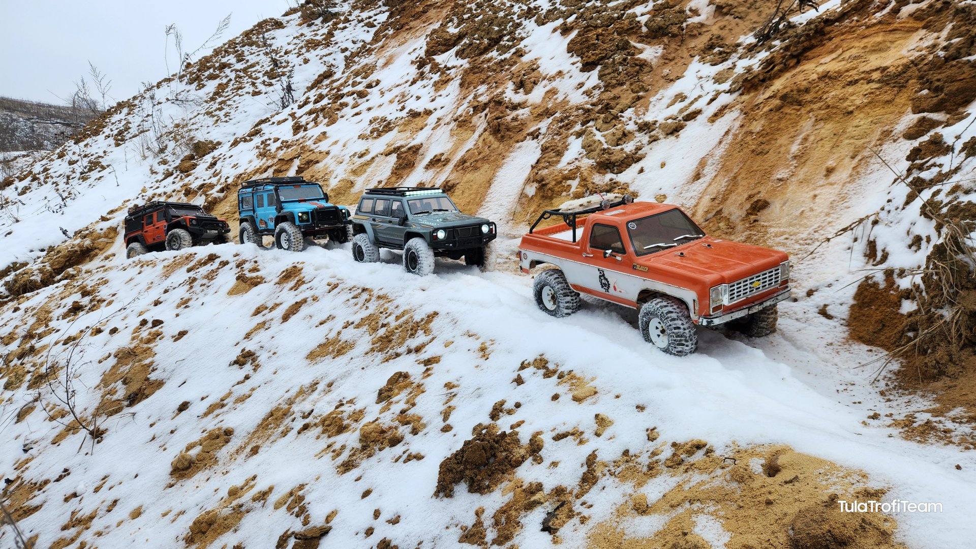 Traxxas trx4 разной весовой категории и стоковый Yikong yk4107 смотреть онлайн