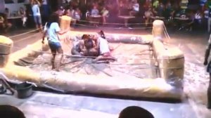 Бои на раздевание  Алушта  Женские бои в грязи