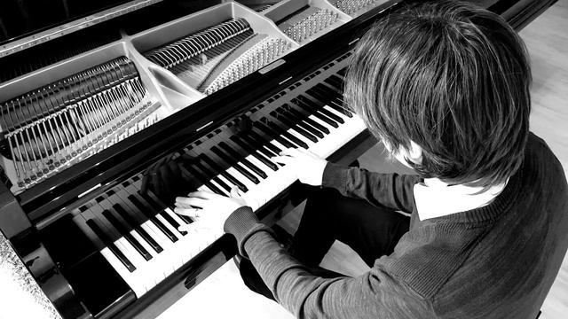#Beethoven #Moonlight #Mondschein Sergey Korolev plays Moonlight Sonata by L. v. Beethoven смотреть онлайн