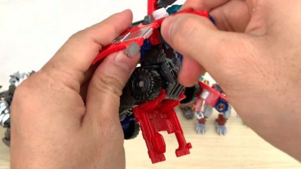 Robot Transformer Optimus Prime - Autobot - Dinosaur - Tank Toys