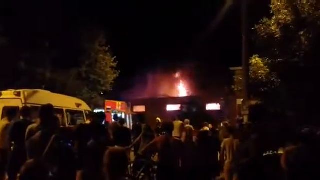 Пожар в Краснодаре на улице Болотникова.:18.0818 смотреть онлайн