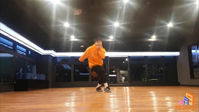SUPER JUNIOR (슈퍼주니어) - SUPER CLAP 안무 ZUMBA DANCE CHOREO смотреть онлайн
