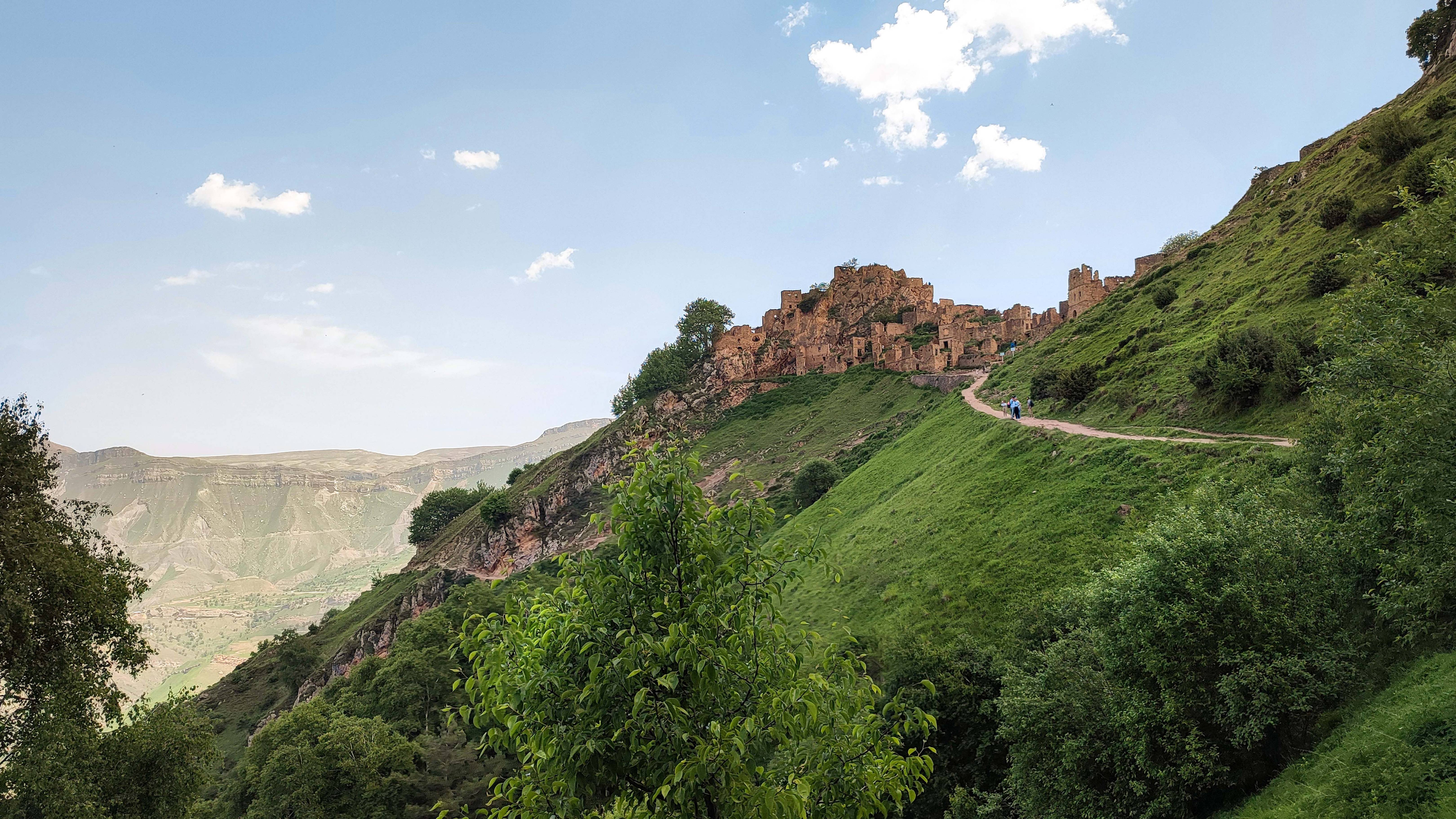 Дагестан. Заброшенный аул Гамсутль. Довольно длинная и утомительная дорога к аулу-призраку смотреть онлайн