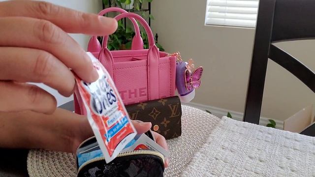 Marc Jacobs Micro Tote in Candy Pink смотреть онлайн