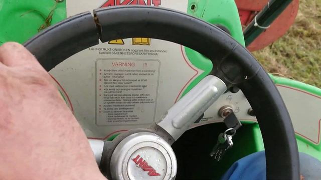 Garden Raking With Avant 218