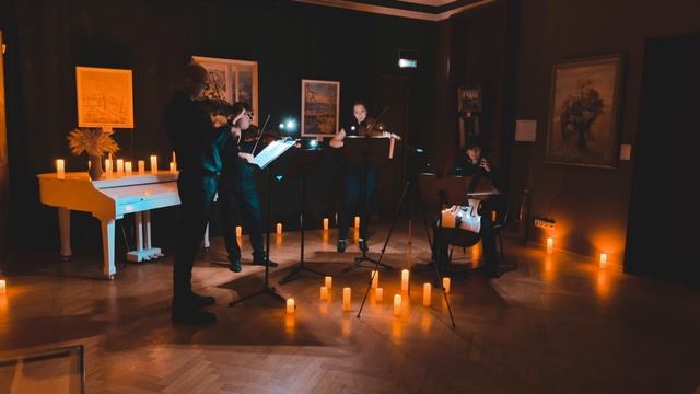 “Fat Bottomed Girls”-Queen