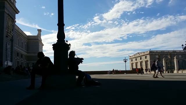 Music in Madrid смотреть онлайн