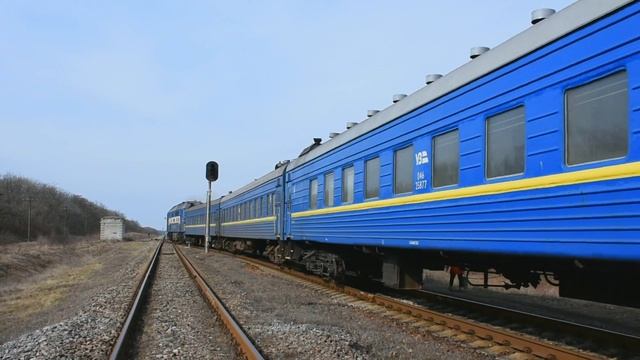 Тапок в украинской глубинке отправляется под пение птиц: ТЭП70-0088 с поездом на разъезде 277км смотреть онлайн