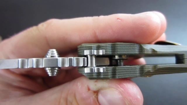 How Does a Button Lock on a Knife Work? смотреть онлайн