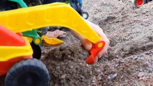 Про тракторы 🚜 детям, как тракторы дружно работают. Синий трактор видео для детей. MirSash