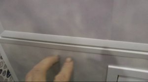 Туалет из пластиковых панелей и шкаф с потолком подвесным. Недорого. Бюджетно. А смотрится хорошо.