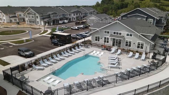 The Locklyn Apartments | Oconomowoc's Newest High-End Apartment Community | September, 2022 смотреть онлайн