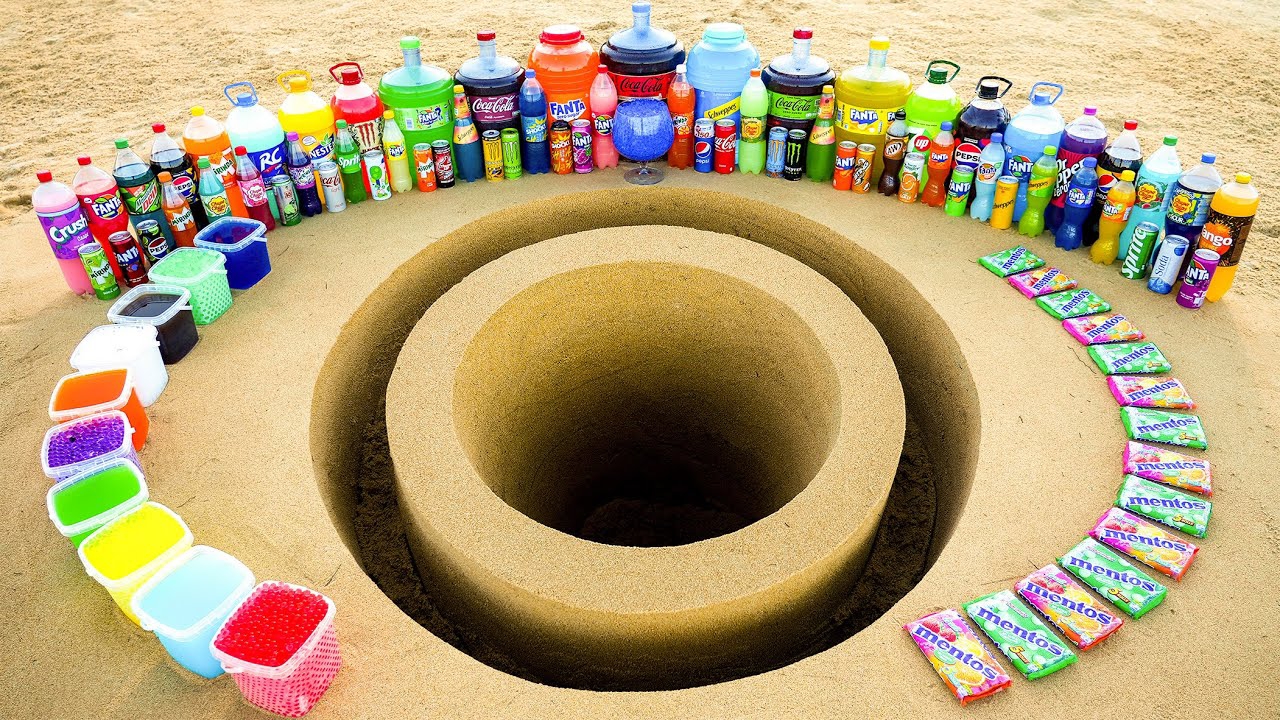 Разные большие Coca Cola, Fanta, Schweppes, 7up, Pepsi, Chupa Chups против Mentos в Double Holes смотреть онлайн