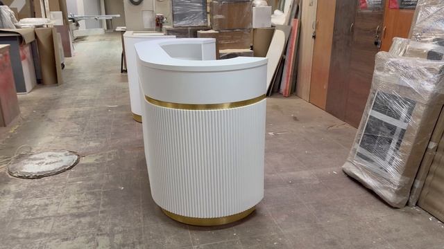 Стойка ресепшн из крашенного МДФ смотреть онлайн