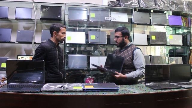 Laptop Price in Pakistan | 50,000 Budget | Used Laptop | Computer Market Tour | Rafaqat Kayani Vlog смотреть онлайн