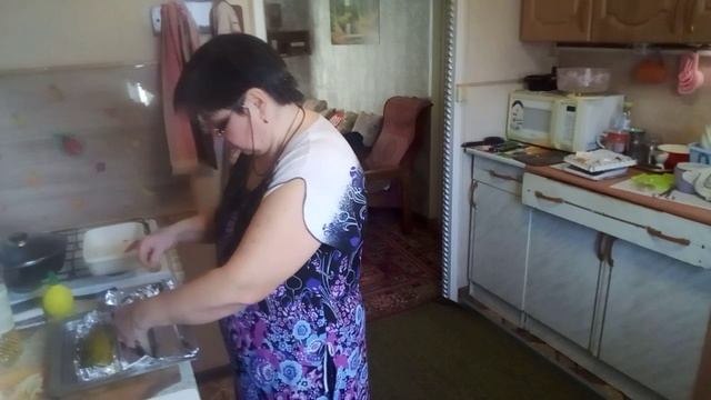 Жизнь в деревне - Весеннее заботы. Запекла рыбу, очень вкусно ! смотреть онлайн