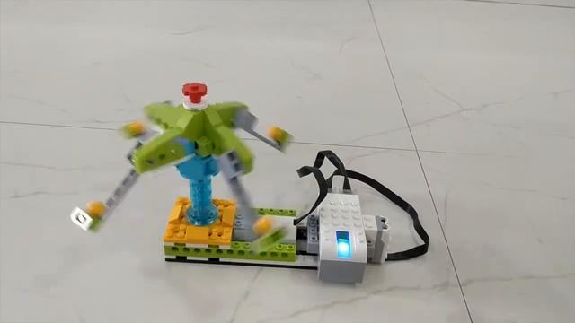 Carousel | Lego Wedo 2.0 смотреть онлайн