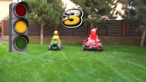 Весёлые истории Дима на тракторе помогает друзьям