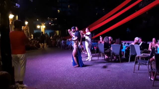 Male belly dance.Мужской belly dance.Интерактив. смотреть онлайн
