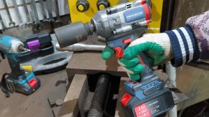 Честный  аккумуляторный ударный гайковёрт MEKIBOR 600НМ . Обзор с разборкой и тестом.