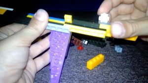 Как сделать автомат из лего который стреляет резинками