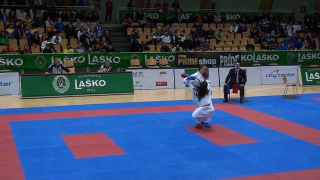 Karate1 Lasko 2013 - BEBEK vs. SULJKANOVIC - Kumite female -61 FINAL смотреть онлайн