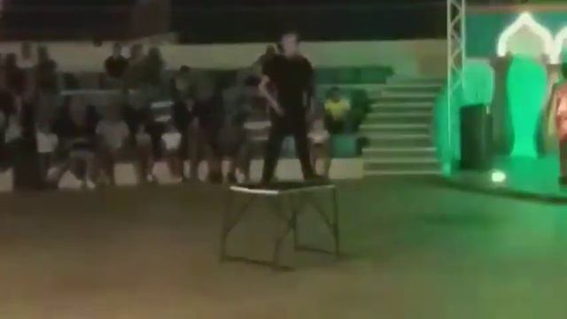 Чудеса гибкости, гимнастическое шоу в отеле Aladdin Beach Resort смотреть онлайн