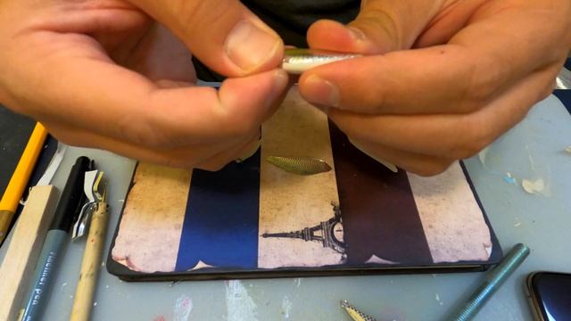 Ръчно направени воблери част 2 Фолиране/ Handmade lures - part 2 - How to foil your lures [EN sub] смотреть онлайн