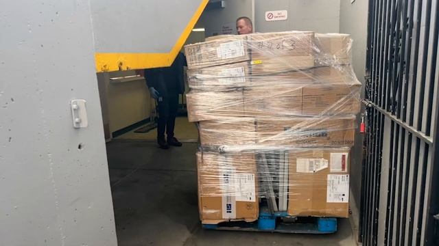 The Herculean task of stocking Seattle/King County Clinic's supplies смотреть онлайн