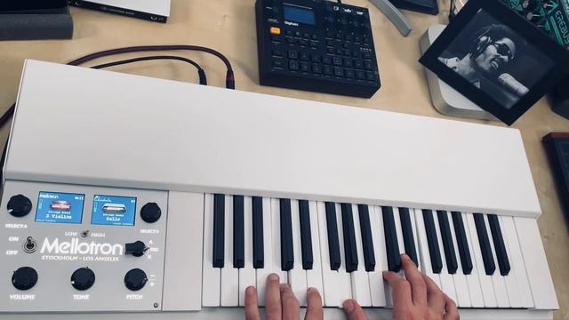 Mellotron / Известные песни смотреть онлайн