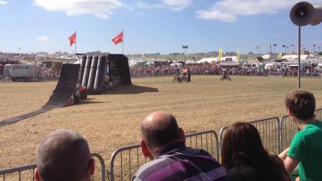 Great Dorset Steam Fair 2013 - Bolddog FMX Part 1 смотреть онлайн
