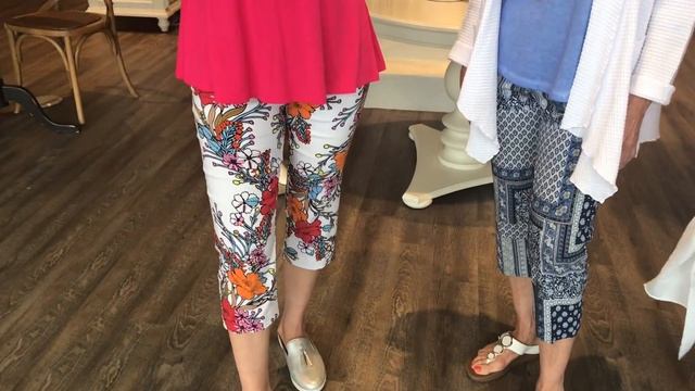 Shepherd's Fashion Friday - From The Ground Up - Styling Up Fit Flops! смотреть онлайн