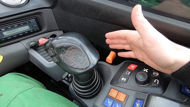 A NEW Forklift Has ARRIVED On The Farm! How Does It Drive!? смотреть онлайн