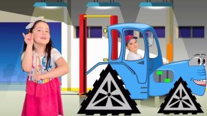 Синий трактор песенка про ремонт колес у трактора