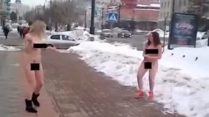 Обнаженные девушки вышли на улицы Хабаровска Новости России