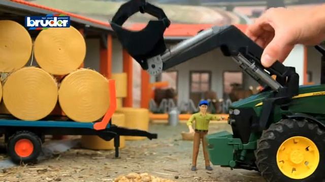 03050 BRUDER Трактор John Deere смотреть онлайн