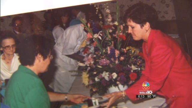 Roanoker Restaurant celebrates 75 years in Roanoke смотреть онлайн