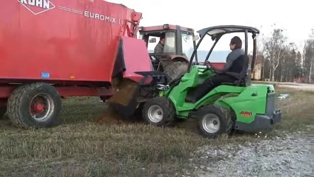 Stroj Avant - príslušenstvo: lopata na seno смотреть онлайн