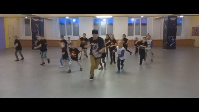 Группа Pupsy: "Party Bout To Pop" by Papoose (Choreogpaphy) смотреть онлайн