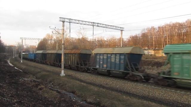 Электровозы ВЛ10У-058\ВЛ10У с грузовым поездом перегон Нара-Латышская 5.04.2017 смотреть онлайн