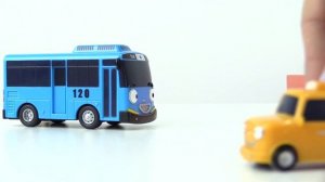 Автобус Тайо и разноцветные МАШИНКИ - Развивающее видео для детей