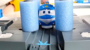 Новый робот поезд Кей! Видео с Машей Капуки.