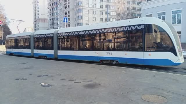 Весна в Москве мцд трамваи новогоднее метро