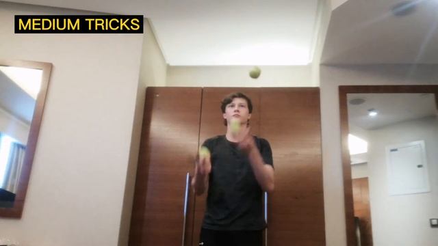 Juggling knives and apples - tricks from easy to hard смотреть онлайн