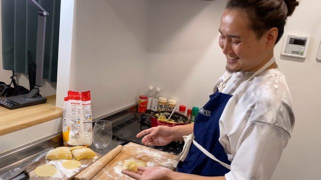 Реакция японца на вареники. Учу мужа японца лепить вареники. смотреть онлайн