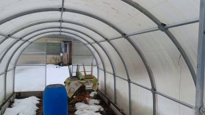 Теплица из поликарбоната сложилась под тяжестью снега. Парник сломался после снегопада. Причины.
