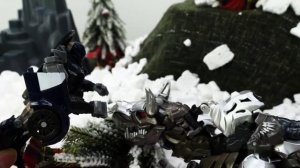 Видео про трансформеров. Оптимус отправил Бамблби за елкой, а он привел динозавров! Игры с роботами